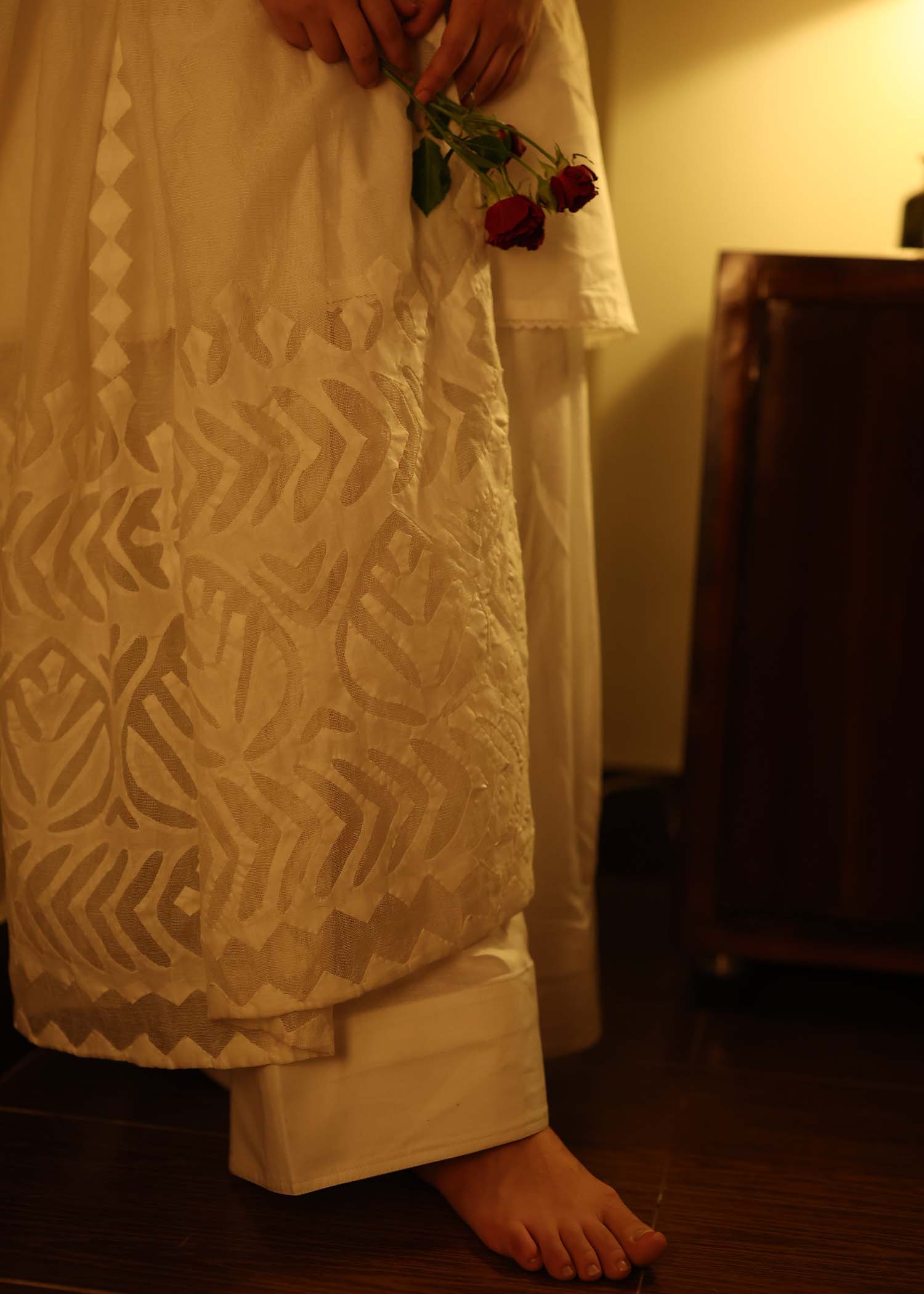 Safaid Duppata Border detailing